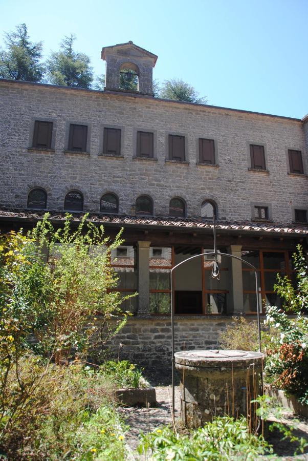 Oasi San Francesco - Casa Per Ferie Hotel Chiusi della Verna Kültér fotó